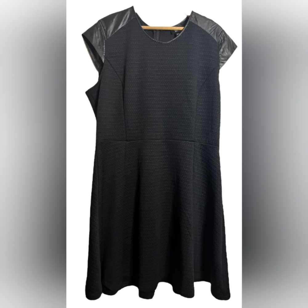 🔥 2 For 1 Deal 🔥 Black & Burgundy Mossimo Dress